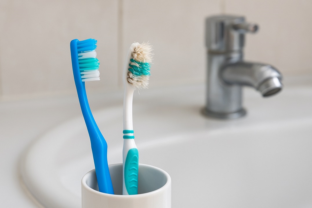 Bao Lâu Nên Thay Bàn Chải Đánh Răng Một Lần? – Lời Khuyên Từ Nha Sĩ Cho Hàm Răng Khỏe Mạnh